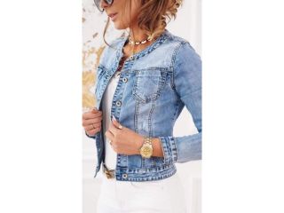 👖✨ Džínová klasika, která nikdy nezklame! U nás v Shopu u Bibi si teď můžete vybrat z několika stylových džínových...